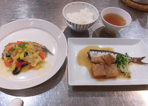 イワシのソテー・パプリカソース