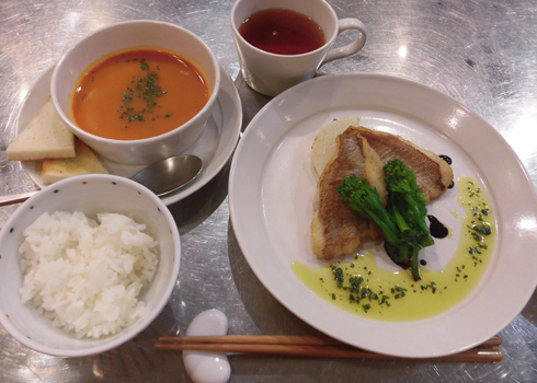 真鯛のポワレとスープ・ド・ポワソン